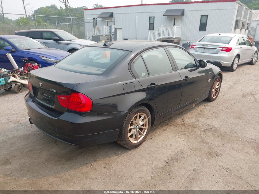 2010 BMW 3 series VIN WBAPK7C52AA460049 IAAI salvage auction — NORMAL WEAR, Clear (Maryland), sold $500 on 2026-07-28 (photo 4)