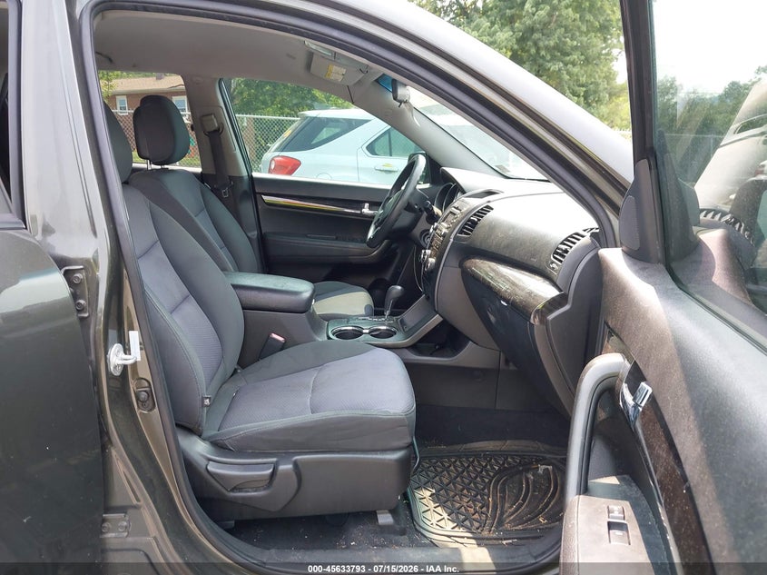 2013 Kia Sorento VIN 5XYKT3A14DG332709 IAAI salvage auction — NORMAL WEAR, Clear (Virginia), sold $1,100 on 2026-07-28 (photo 5)