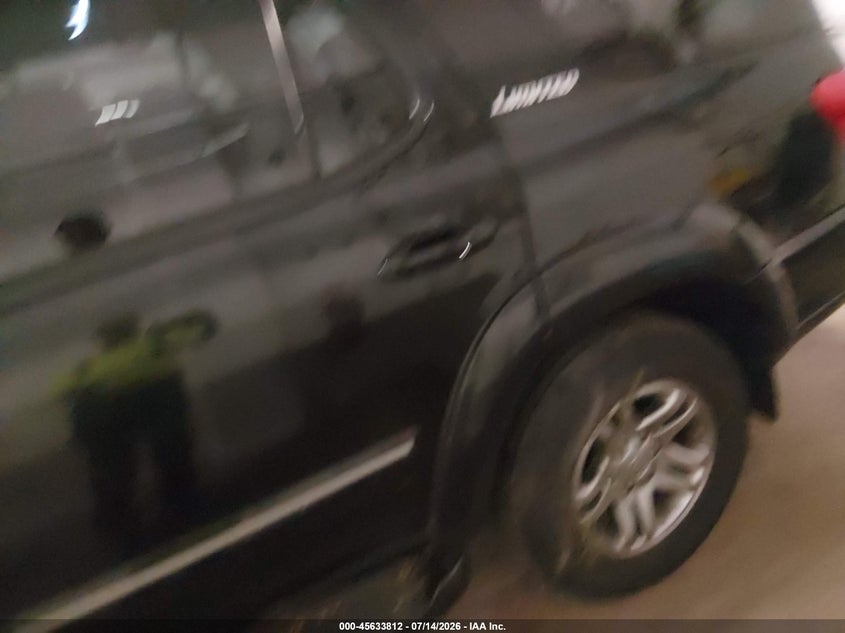 2005 Toyota Sequoia VIN 5TDBT48A25S251417 IAAI salvage auction — NORMAL WEAR, Clear (Minnesota), sold $575 on 2026-07-29 (photo 6)
