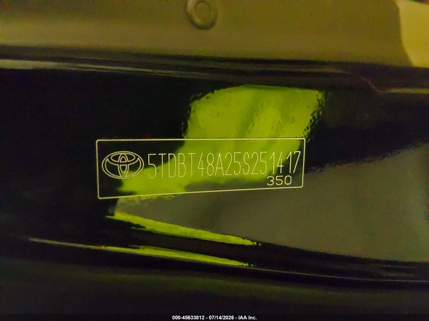 2005 Toyota Sequoia VIN 5TDBT48A25S251417 IAAI salvage auction — NORMAL WEAR, Clear (Minnesota), sold $575 on 2026-07-29 (photo 9)