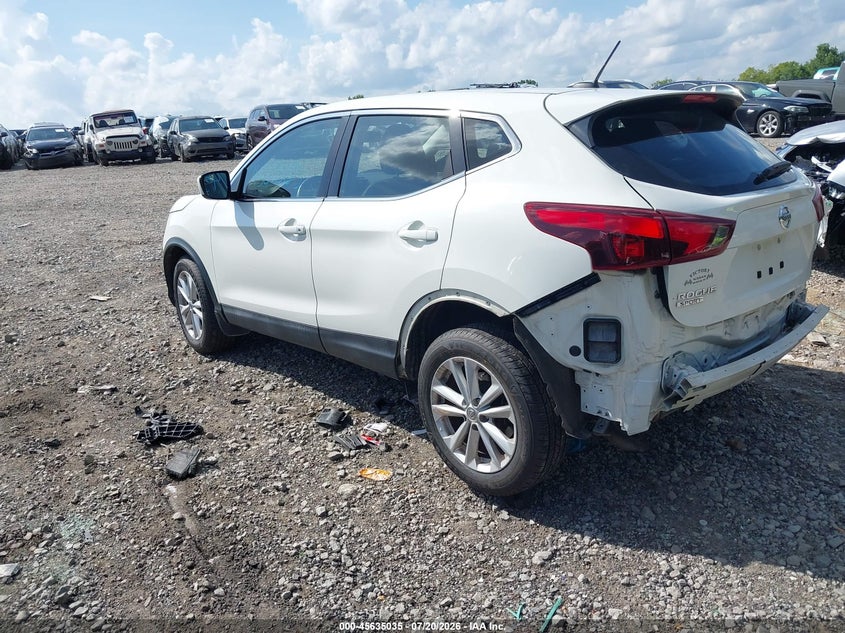 2017 Nissan Rogue VIN JN1BJ1CR9HW108117 IAAI salvage auction — REAR END, Salvage (Tennessee), sold $3,250 on 2026-07-30 (photo 3)