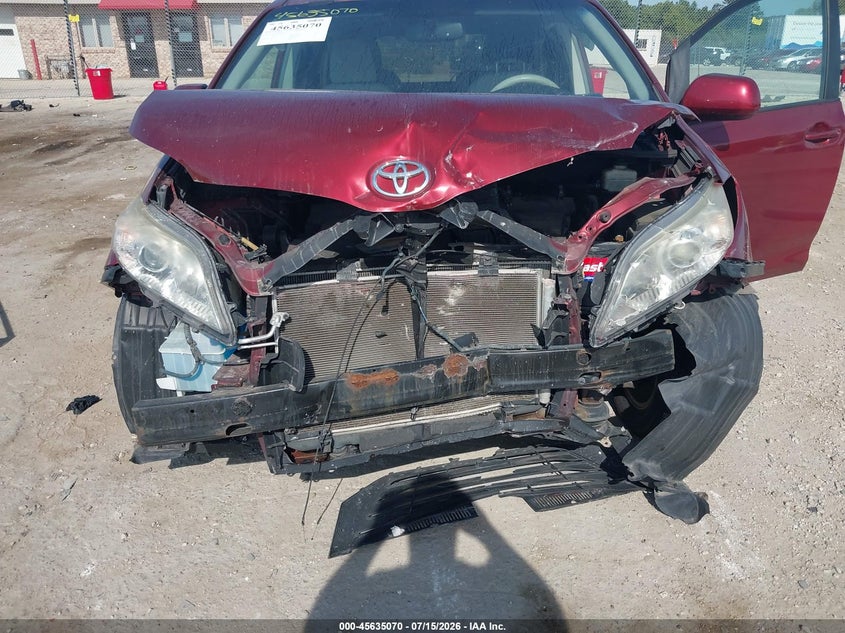 2011 Toyota Sienna VIN 5TDKK3DC1BS118728 IAAI salvage auction — FRONT END, Junk Bill Of Sale Mv2459 (Wisconsin), sold $400 on 2026-07-28 (photo 6)