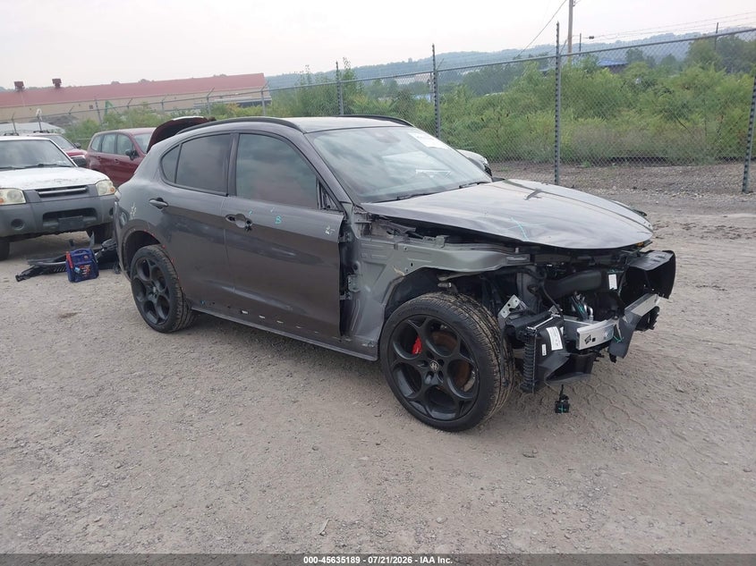 2024 Alfa romeo Stelvio VIN ZASPAKBN0R7D82980 IAAI salvage auction — RIGHT FRONT, Salvage (Pennsylvania), sold $15,700 on 2026-08-04 (photo 1)