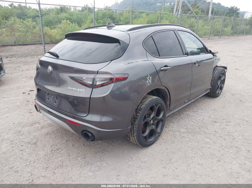 2024 Alfa romeo Stelvio VIN ZASPAKBN0R7D82980 IAAI salvage auction — RIGHT FRONT, Salvage (Pennsylvania), sold $15,700 on 2026-08-04 (photo 4)