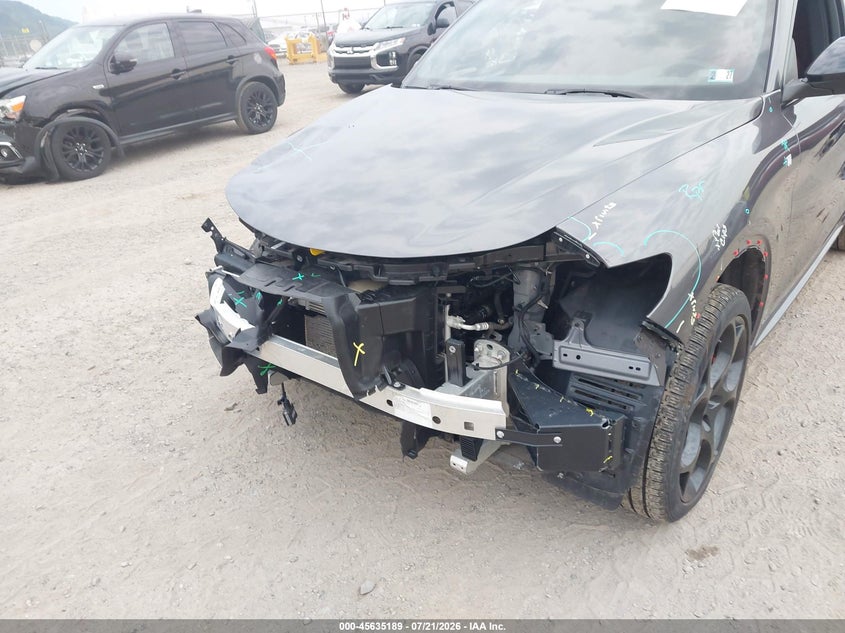 2024 Alfa romeo Stelvio VIN ZASPAKBN0R7D82980 IAAI salvage auction — RIGHT FRONT, Salvage (Pennsylvania), sold $15,700 on 2026-08-04 (photo 6)