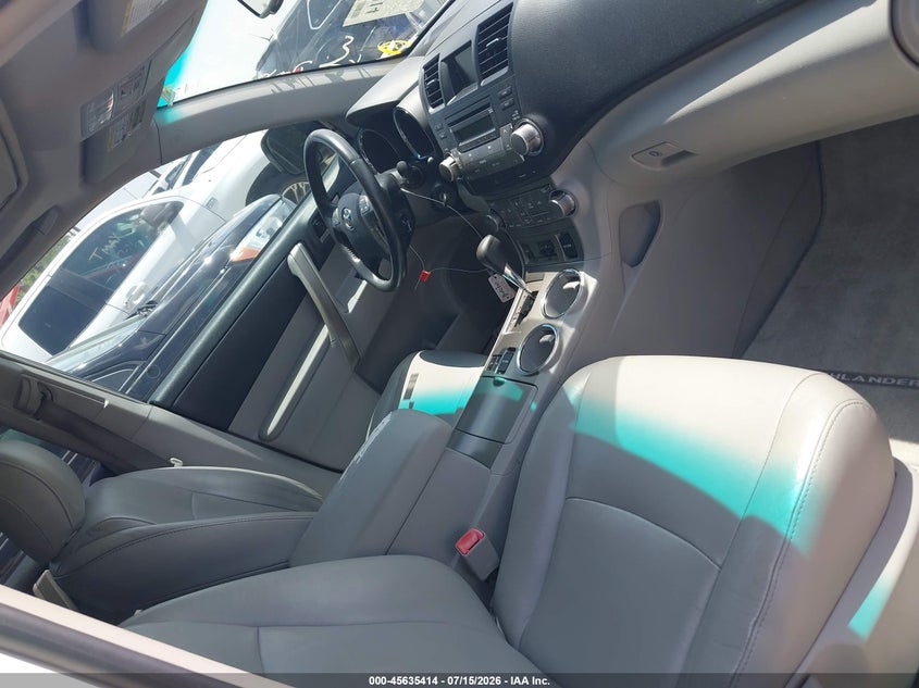 2010 Toyota Highlander VIN 5TDKK3EH0AS008889 IAAI salvage auction — NORMAL WEAR, Original (Texas), sold $1,700 on 2026-07-29 (photo 5)