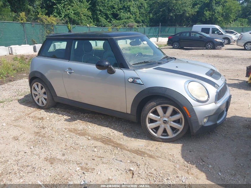 2007 Mini Cooper VIN WMWMF73557TT81334 IAAI salvage auction — NORMAL WEAR, Clear (Maryland), sold $575 on 2026-07-23 (photo 1)