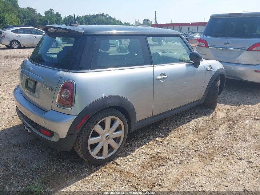 2007 Mini Cooper VIN WMWMF73557TT81334 IAAI salvage auction — NORMAL WEAR, Clear (Maryland), sold $575 on 2026-07-23 (photo 4)