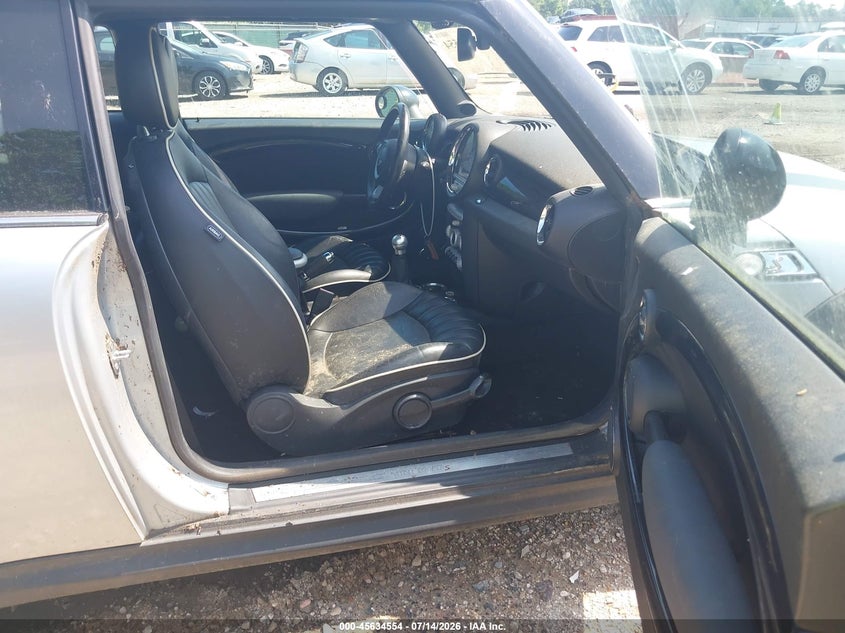 2007 Mini Cooper VIN WMWMF73557TT81334 IAAI salvage auction — NORMAL WEAR, Clear (Maryland), sold $575 on 2026-07-23 (photo 5)