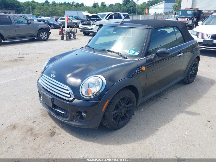 2015 Mini Convertible VIN WMWZN3C55FT266751 IAAI salvage auction — NORMAL WEAR, Original (New Hampshire), sold $300 on 2026-08-19 (photo 2)