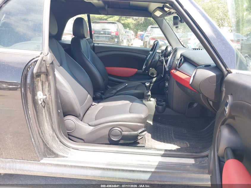 2015 Mini Convertible VIN WMWZN3C55FT266751 IAAI salvage auction — NORMAL WEAR, Original (New Hampshire), sold $300 on 2026-08-19 (photo 5)