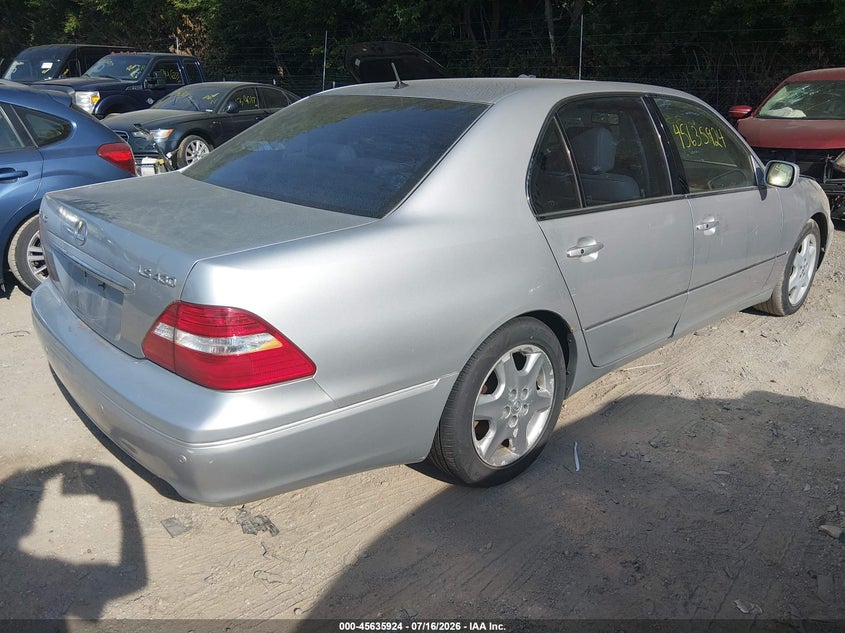 2004 Lexus Ls 430 VIN JTHBN36F640137536 IAAI salvage auction — NORMAL WEAR, Clear (Indiana), sold $400 on 2026-07-29 (photo 4)