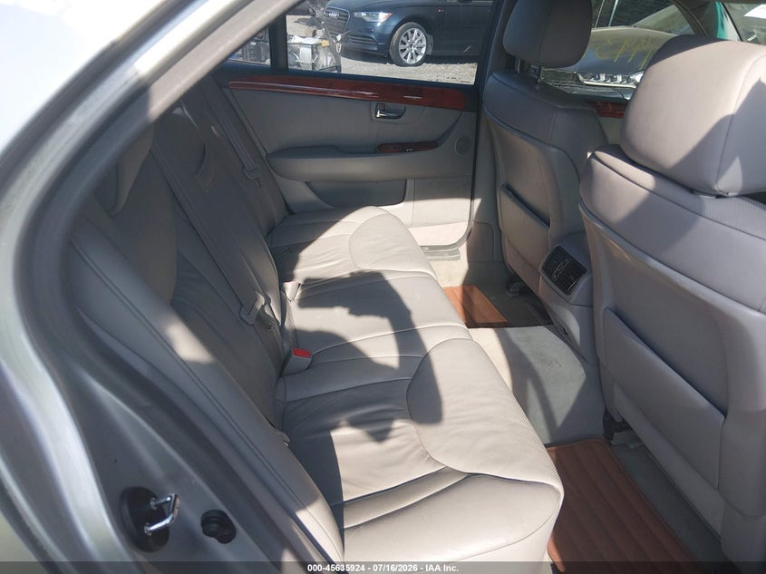 2004 Lexus Ls 430 VIN JTHBN36F640137536 IAAI salvage auction — NORMAL WEAR, Clear (Indiana), sold $400 on 2026-07-29 (photo 8)