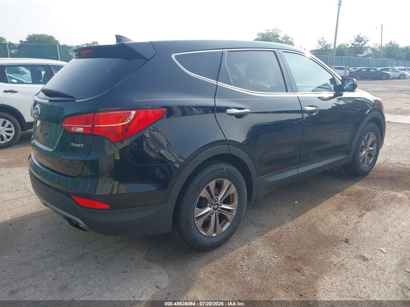 2016 Hyundai Santa fe VIN 5XYZT3LB9GG374902 IAAI salvage auction — NORMAL WEAR, Clear (Indiana), sold $1,850 on 2026-07-28 (photo 4)