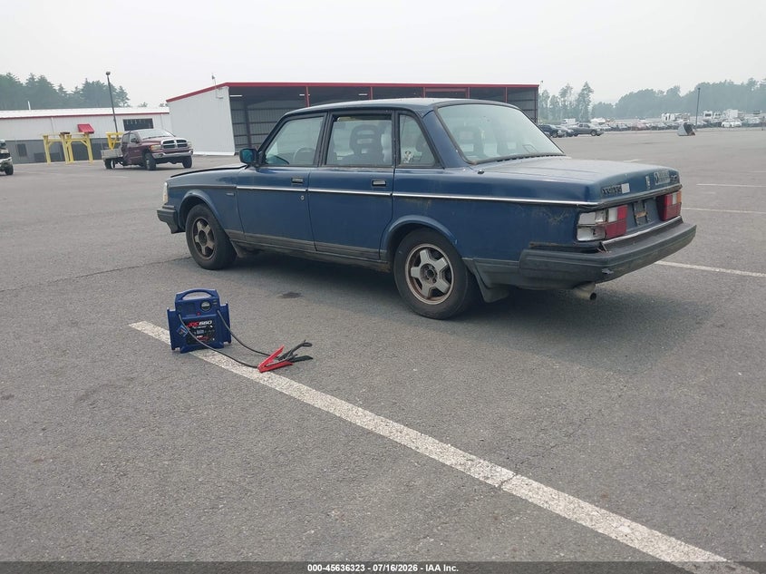 1992 Volvo 240 VIN YV1AS8802N1471029 IAAI salvage auction — NORMAL WEAR, Clear (Michigan), sold $425 on 2026-07-30 (photo 3)
