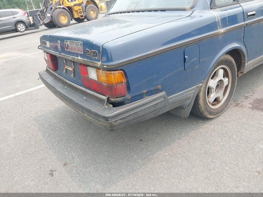 1992 Volvo 240 VIN YV1AS8802N1471029 IAAI salvage auction — NORMAL WEAR, Clear (Michigan), sold $425 on 2026-07-30 (photo 6)