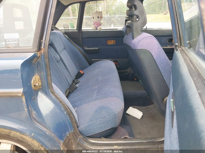 1992 Volvo 240 VIN YV1AS8802N1471029 IAAI salvage auction — NORMAL WEAR, Clear (Michigan), sold $425 on 2026-07-30 (photo 8)