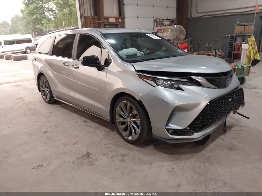 2022 Toyota Sienna VIN 5TDDSKFC9NS065779 IAAI salvage auction — FRONT END, Salvage Title, sold $9,900 on 2026-08-02 (photo 1)