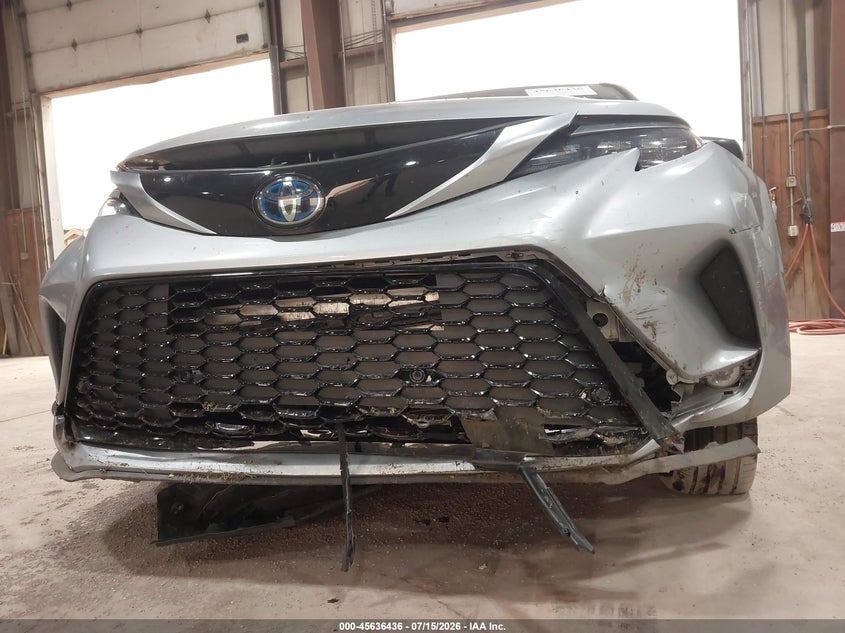2022 Toyota Sienna VIN 5TDDSKFC9NS065779 IAAI salvage auction — FRONT END, Salvage Title, sold $9,900 on 2026-08-02 (photo 6)