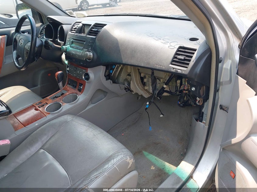 2008 Toyota Highlander VIN JTEES42A882053408 IAAI salvage auction — NORMAL WEAR, Clear (New York), sold $275 on 2026-07-21 (photo 5)