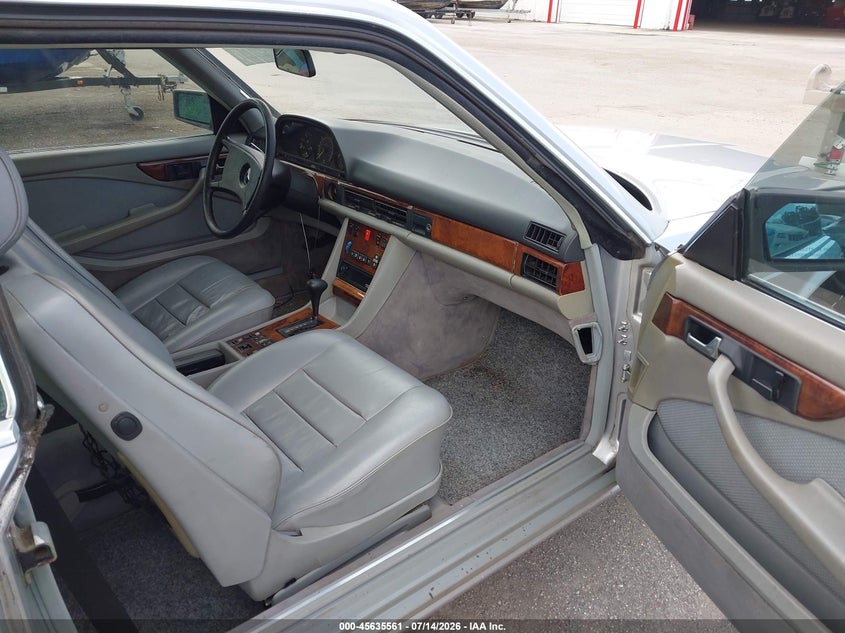 1984 Mercedes-benz 500 VIN WDBCA44A0EA021144 IAAI salvage auction — NORMAL WEAR, Clear (Florida), sold $3,400 on 2026-07-22 (photo 5)