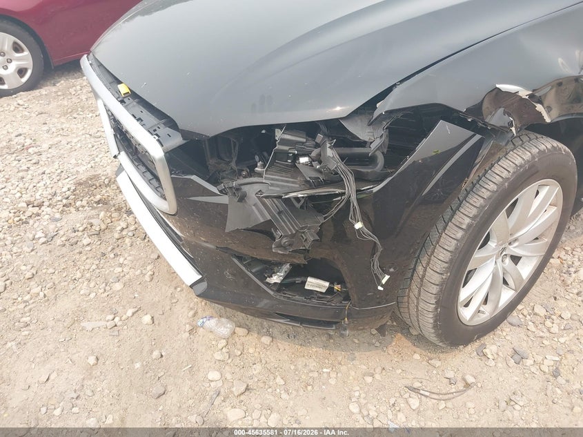 2018 Volvo Xc60 VIN YV4A22RM4J1090732 IAAI salvage auction — LEFT FRONT, Clear (Wisconsin), sold $5,100 on 2026-07-30 (photo 1)