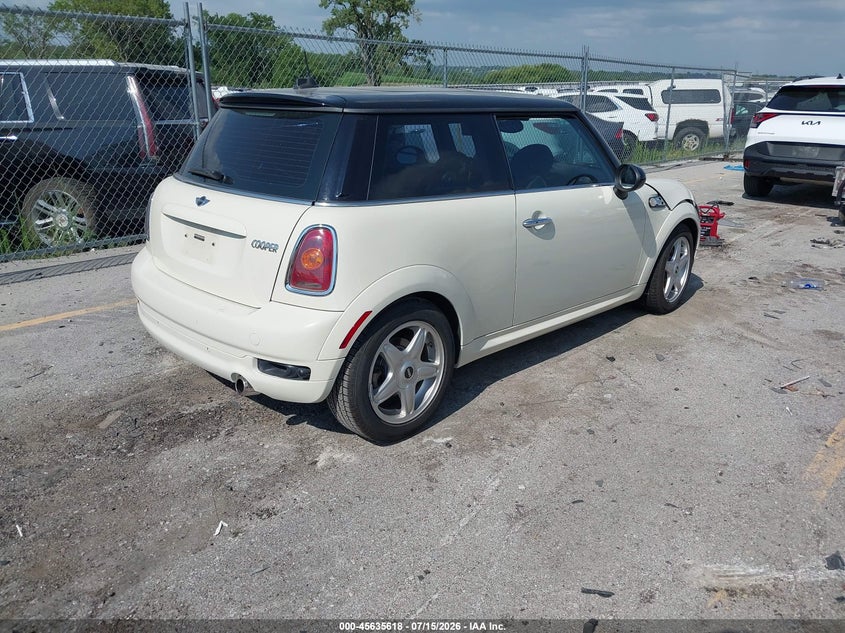2010 Mini Cooper VIN WMWMF3C55ATZ65183 IAAI salvage auction — FRESH WATER, Salvage (Iowa), sold $450 on 2026-08-18 (photo 4)