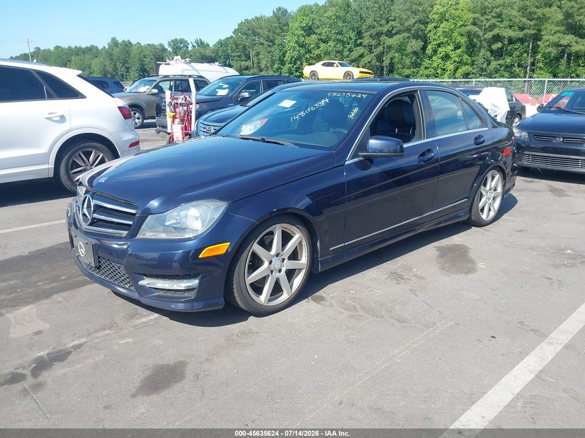 2014 Mercedes-benz C-klasse VIN WDDGF8AB4EA967651 IAAI salvage auction — NORMAL WEAR, Salvage Title, sold $575 on 2026-07-29 (photo 2)