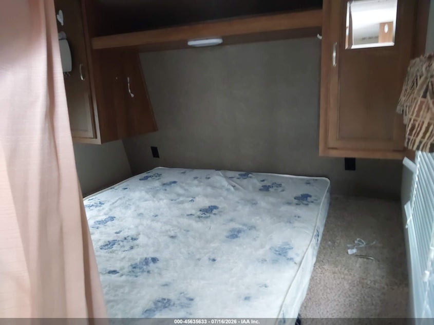 2016 Keystone Travel trailer VIN 4YDT26020G3153267 IAAI salvage auction — SIDE, Salvage (Pennsylvania), sold $25 on 2026-07-29 (photo 5)