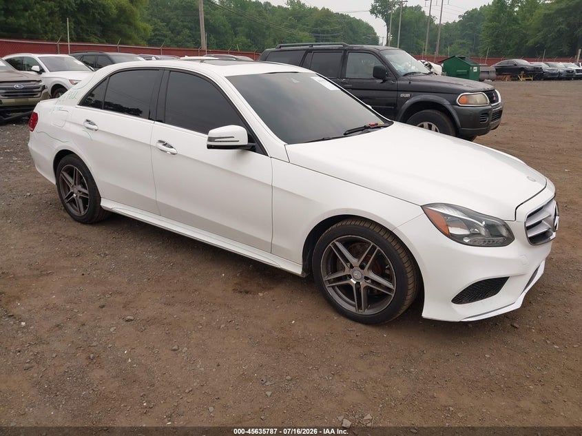 2015 Mercedes-benz E-klasse VIN WDDHF9HB2FB102625 IAAI salvage auction — REAR END, Salvage (Idaho), sold $5,350 on 2026-08-12 (photo 1)