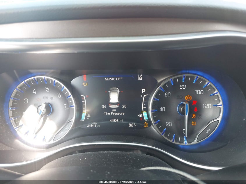 2019 Chrysler Pacifica VIN 2C4RC1EGXKR589920 IAAI salvage auction — SIDE, Salvage Title, sold $4,250 on 2026-07-31 (photo 7)