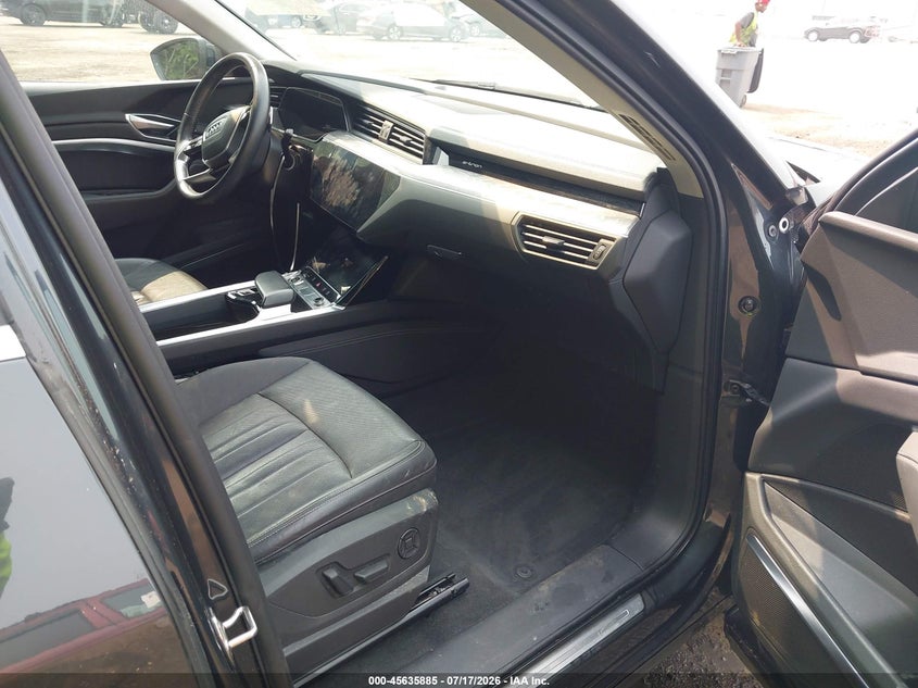 2021 Audi E-tron VIN WA1LAAGE7MB010742 IAAI salvage auction — FRONT END, Wait Title, sold $13,700 on 2026-08-22 (photo 5)