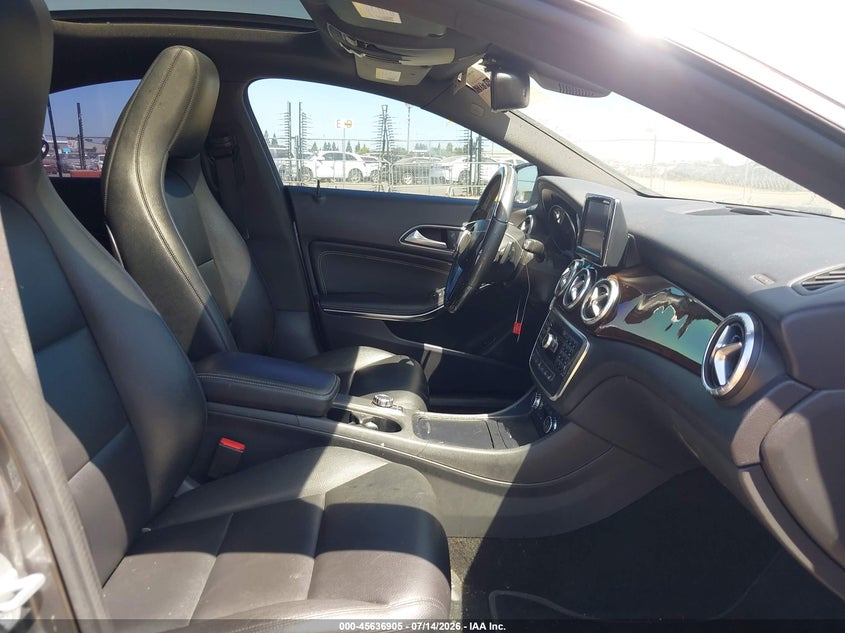 2014 Mercedes-benz Cla-klasse VIN WDDSJ4EB6EN057388 IAAI salvage auction — NORMAL WEAR, Salvage Title, sold $675 on 2026-07-29 (photo 5)