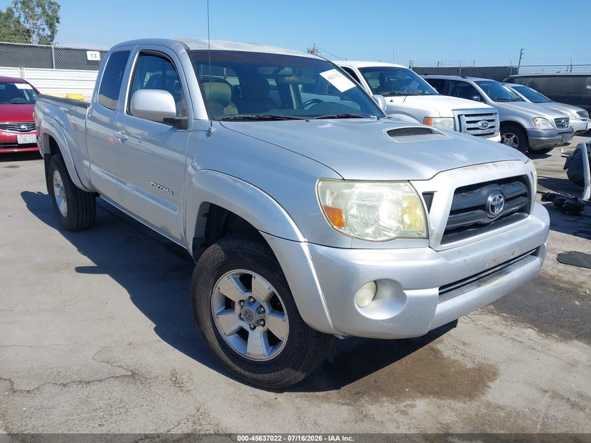 2005 Toyota Tacoma VIN 5TEUU42N45Z102883 IAAI salvage auction — LEFT SIDE, Salvage (California), sold $3,050 on 2026-07-29 (photo 1)