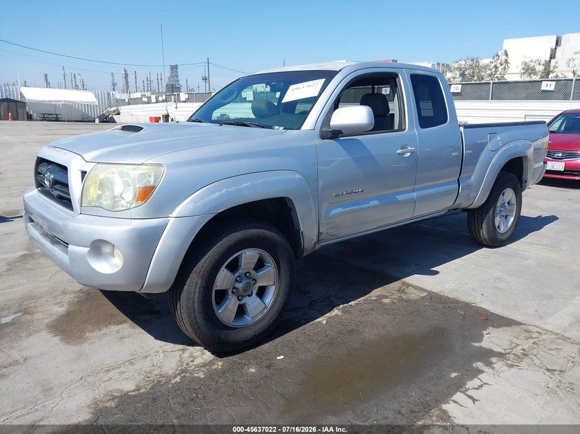 2005 Toyota Tacoma VIN 5TEUU42N45Z102883 IAAI salvage auction — LEFT SIDE, Salvage (California), sold $3,050 on 2026-07-29 (photo 2)