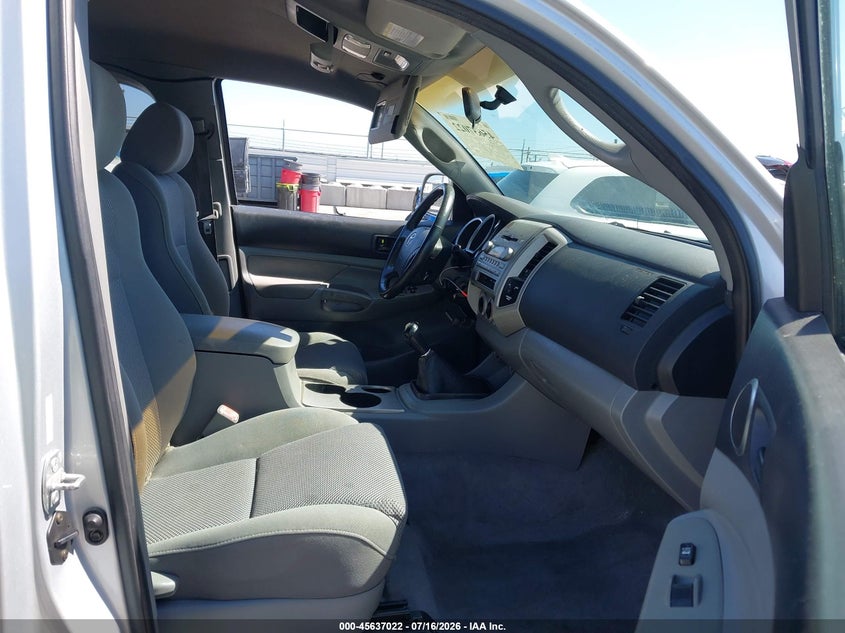 2005 Toyota Tacoma VIN 5TEUU42N45Z102883 IAAI salvage auction — LEFT SIDE, Salvage (California), sold $3,050 on 2026-07-29 (photo 5)