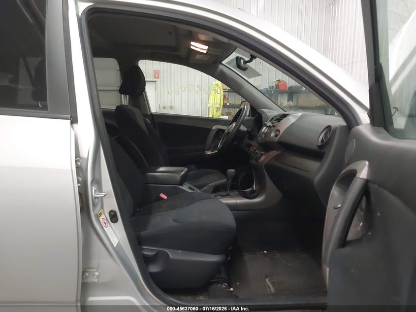 2007 Toyota Rav4 VIN JTMBK32V675020621 IAAI salvage auction — NORMAL WEAR, Clear (Minnesota), sold $475 on 2026-07-28 (photo 5)