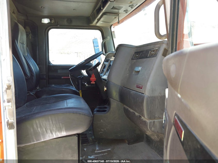 2012 Kenworth Construction VIN 1XKDD49X2CJ330383 IAAI salvage auction — FRONT END, Salvage (California), sold $10,200 on 2026-09-02 (photo 7)