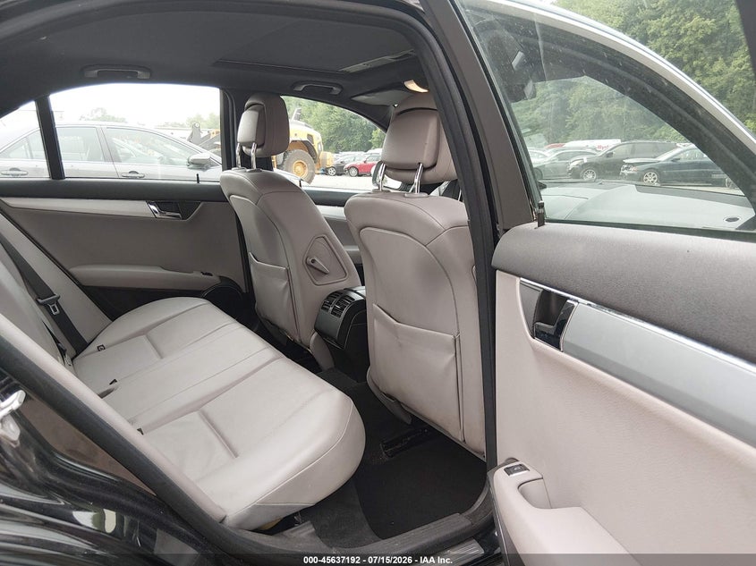 2008 Mercedes-benz C class VIN WDDGF81X18F096386 IAAI salvage auction — RIGHT FRONT, Salvage (Connecticut), sold $600 on 2026-08-06 (photo 8)