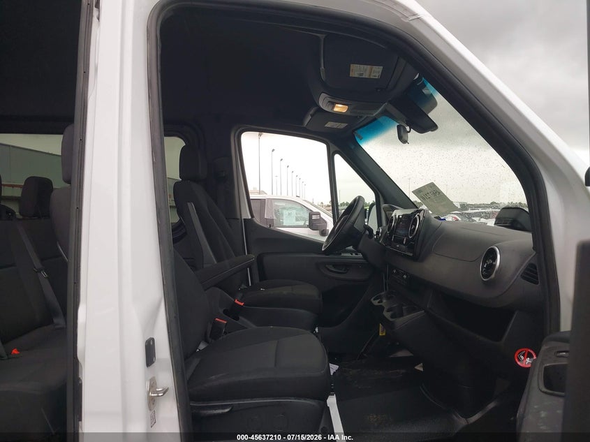 2025 Mercedes-benz Sprinter VIN W1Z4KFHY8SP826752 IAAI salvage auction — ROOF, Enterprise Vehicles Clear Only (Texas), sold $27,750 on 2026-07-30 (photo 5)