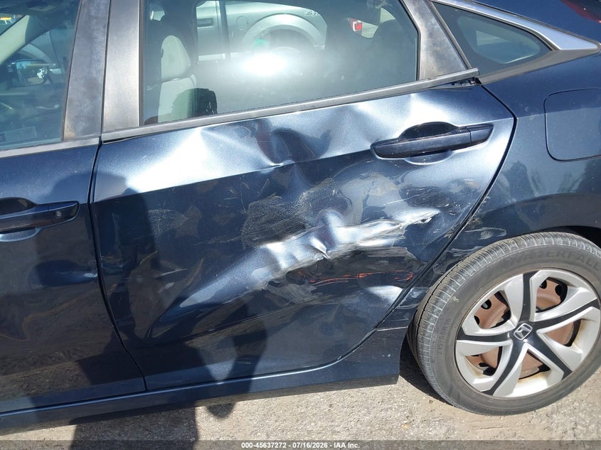 2017 Honda Civic VIN 19XFC2F55HE032512 IAAI salvage auction — LEFT SIDE, Wait Title, sold $2,300 on 2026-08-26 (photo 6)