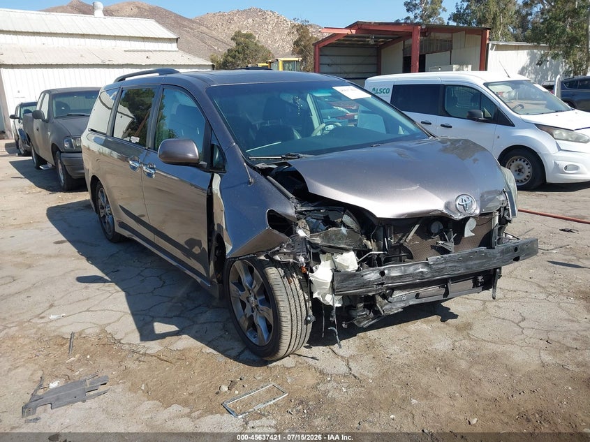 2013 Toyota Sienna VIN 5TDXK3DC1DS396733 IAAI salvage auction — FRONT END, Salvage (California), sold $25 on 2026-07-28 (photo 1)