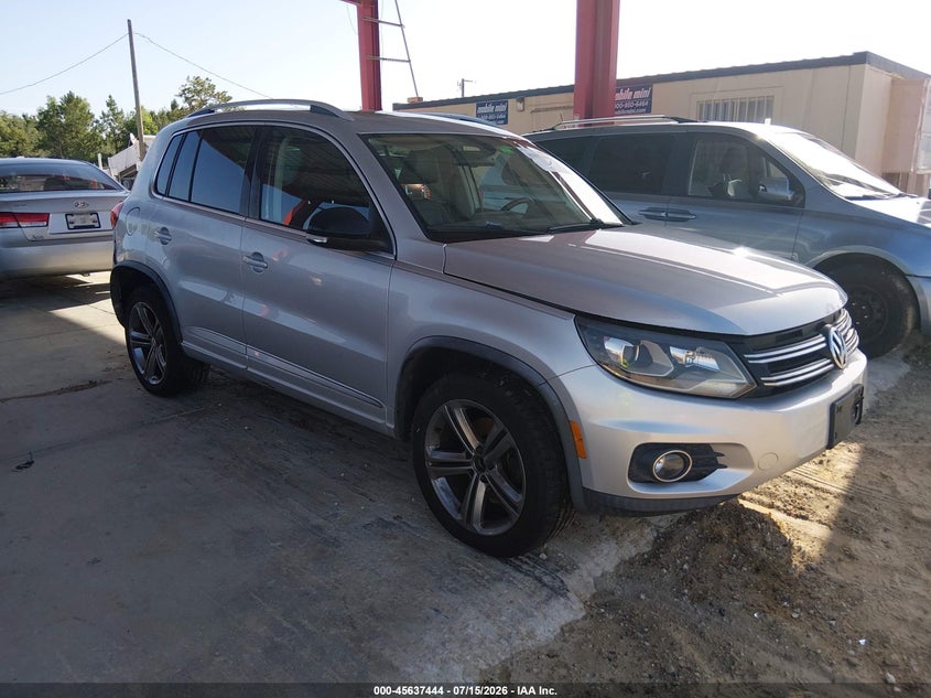 2017 Volkswagen Tiguan VIN WVGUV7AX7HK010902 IAAI salvage auction — NORMAL WEAR, Clear (Florida), sold $2,500 on 2026-07-28 (photo 1)