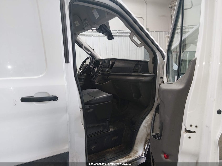 2022 Ford Transit VIN 1FTBR2X88NKA63350 IAAI salvage auction — FRONT & REAR, Salvage Title, sold $19,600 on 2026-07-29 (photo 5)
