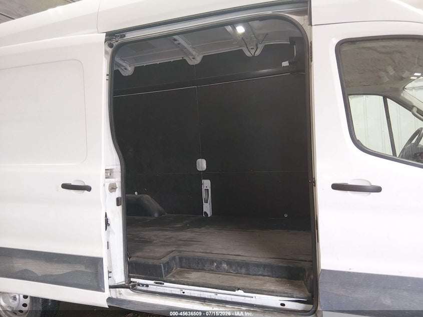 2022 Ford Transit VIN 1FTBR2X88NKA63350 IAAI salvage auction — FRONT & REAR, Salvage Title, sold $19,600 on 2026-07-29 (photo 8)