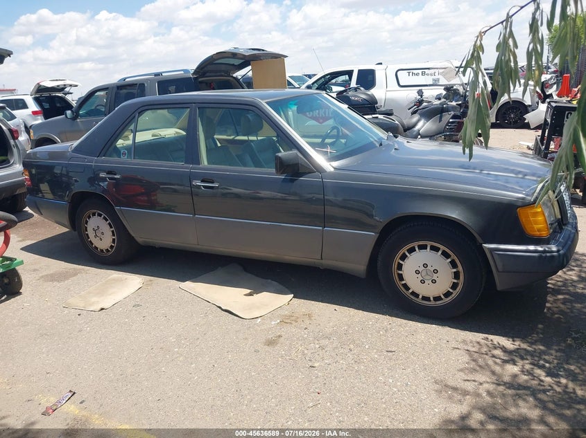 1992 Mercedes-benz 300 VIN WDBEA30E6NB613038 IAAI salvage auction — NORMAL WEAR, Clear (Colorado), sold $725 on 2026-07-28 (photo 1)