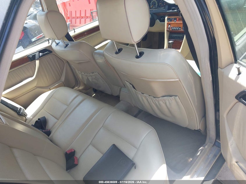 1992 Mercedes-benz 300 VIN WDBEA30E6NB613038 IAAI salvage auction — NORMAL WEAR, Clear (Colorado), sold $725 on 2026-07-28 (photo 8)