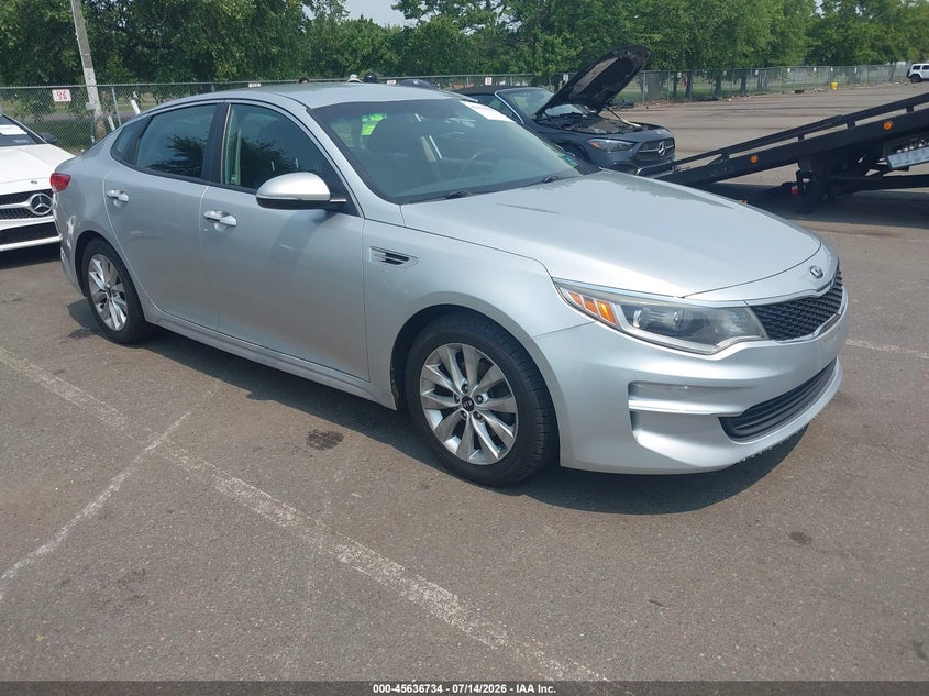 2017 Kia Optima VIN 5XXGT4L33HG156174 IAAI salvage auction — NORMAL WEAR, Salvage Title, sold $750 on 2026-07-27 (photo 1)