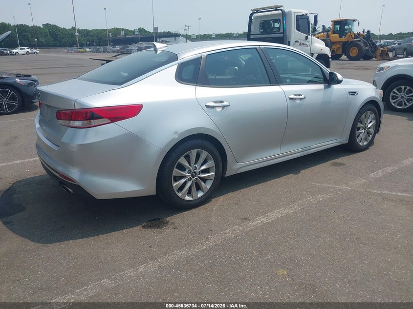 2017 Kia Optima VIN 5XXGT4L33HG156174 IAAI salvage auction — NORMAL WEAR, Salvage Title, sold $750 on 2026-07-27 (photo 4)