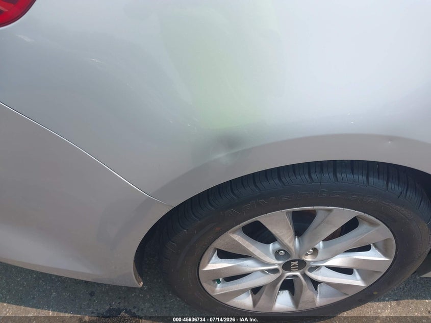 2017 Kia Optima VIN 5XXGT4L33HG156174 IAAI salvage auction — NORMAL WEAR, Salvage Title, sold $750 on 2026-07-27 (photo 6)
